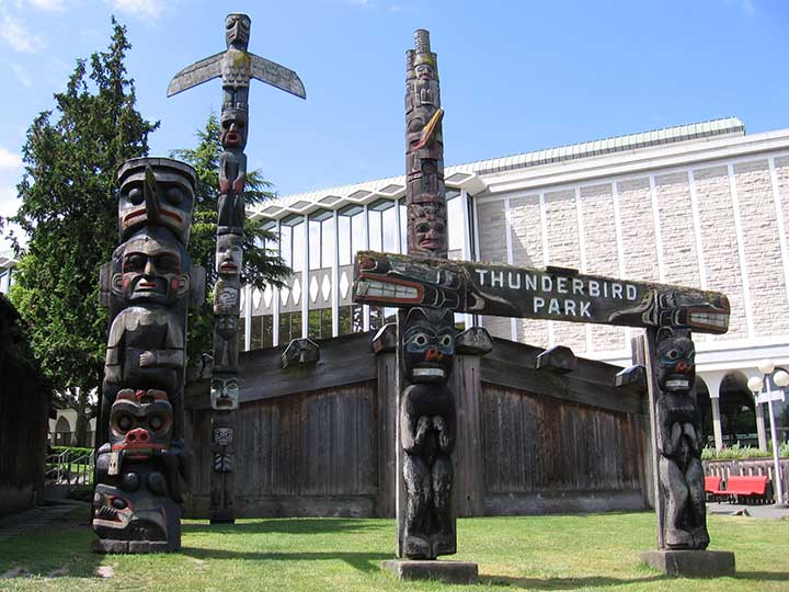 Sehensw&uuml;rdigkeiten in Kanada - Thunderbird Park Royal Museum BC
